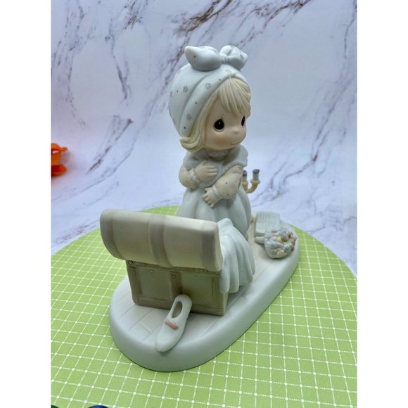Precious Moments "Precious Memories" E-2828, Enesco, 1983, so cute. - Picture 6 of 12